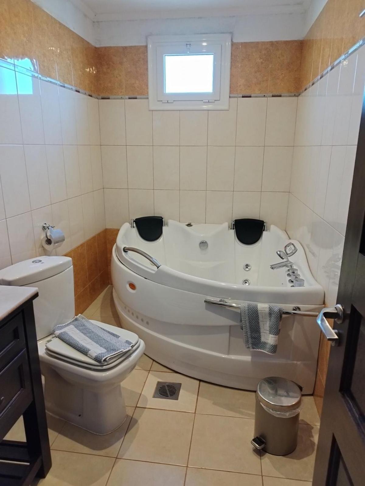 Pozar Salt Cave Hotel Spa Káto Loutrákion 외부 사진